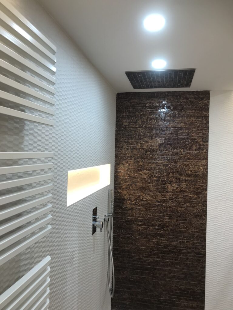 Bagno Wellness dal Design Moderno ed Emozionale